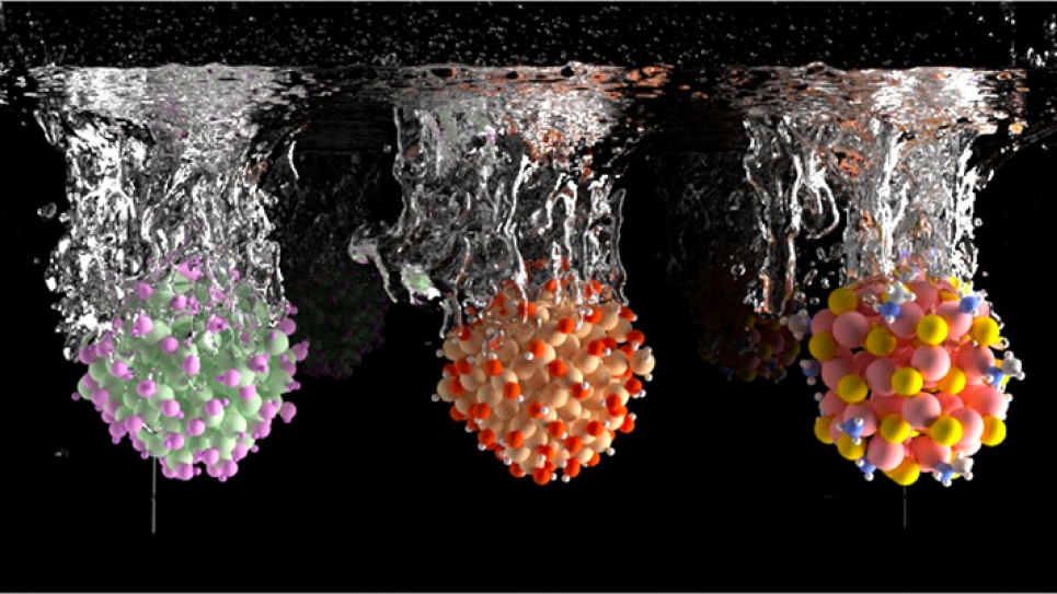 Complex interfaces between nanoparticles and a solvent